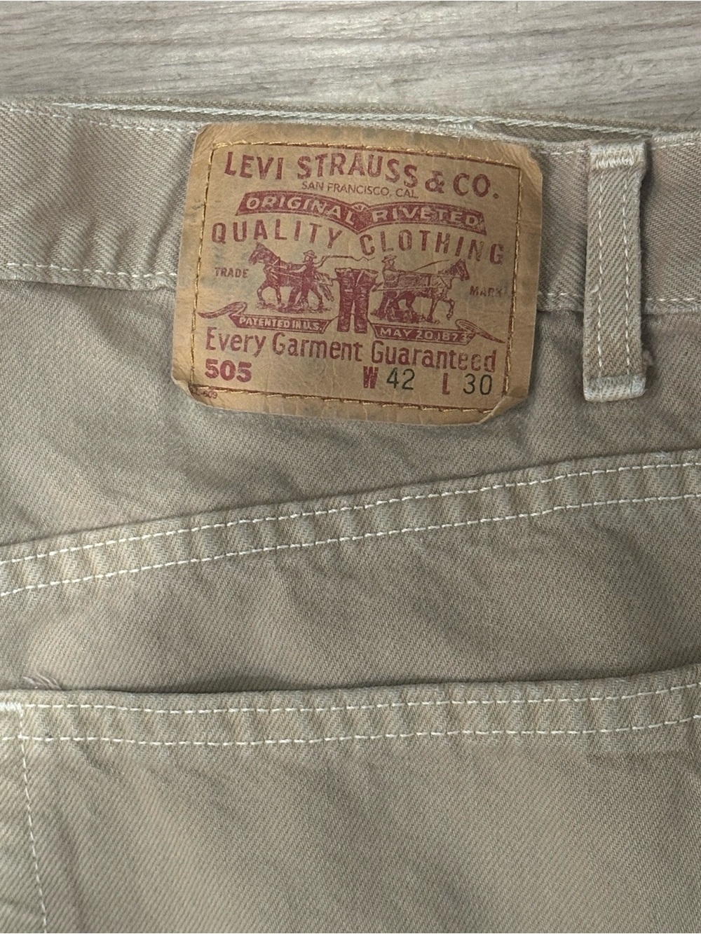 Vintage Levi 505 Mens Jeans Size 42x30 Denim Straight Leg Cotton Khaki